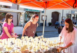 Čtyřicítka prodejců zamíří na sobotní novoměstské farmářské trhy